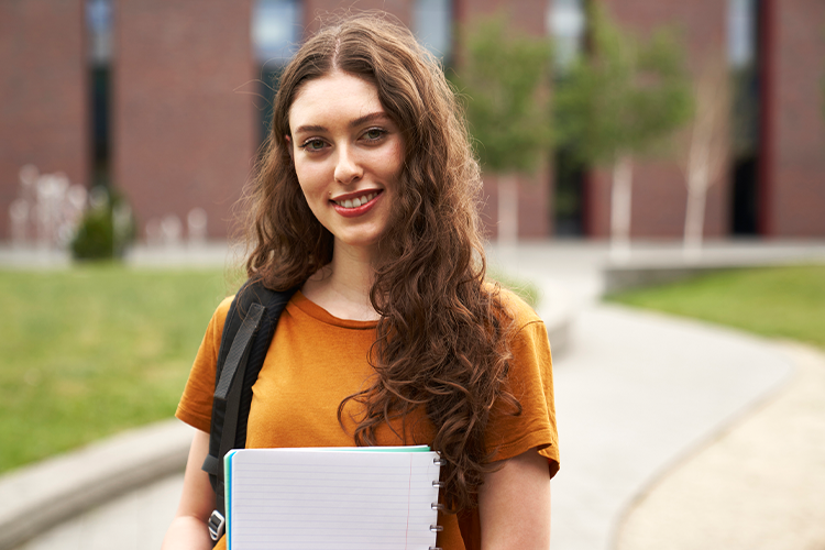 a female American community college student